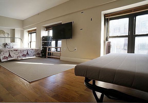 4th image of 53 S 11th St #2