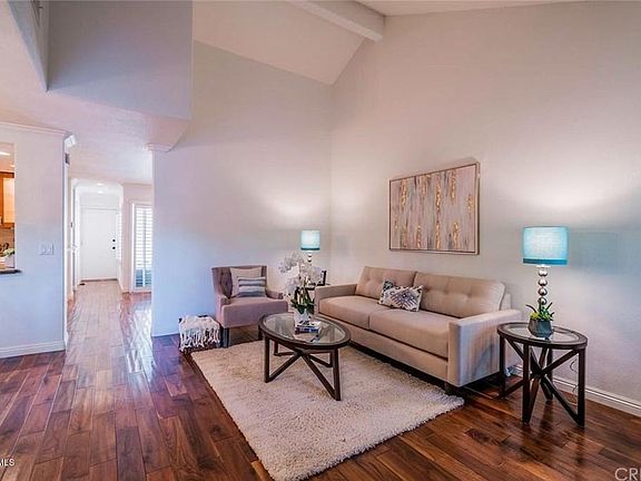 3rd image of 404 N Via Colinas