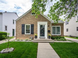4446 N Woodburn St, Shorewood, WI 53211