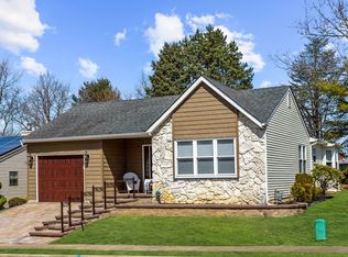 32 Lansdale Dr, Marlboro, NJ 07746
