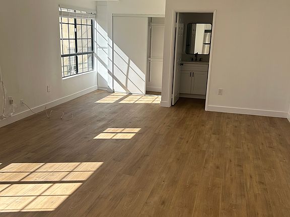 4th image of 1526 S Bedford St APT 104