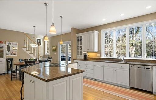 2nd image of 15 Donnelly Dr