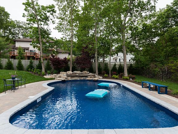 Saline pool