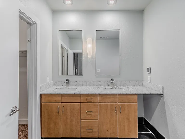 6927 Sumner St — Photo 35