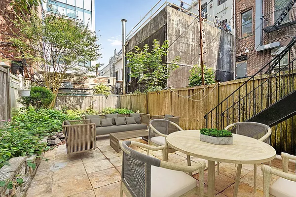 Rented by Freestone Property Group | media 10
