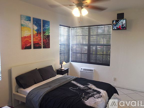 5th image of 7425 Byron Ave #1A