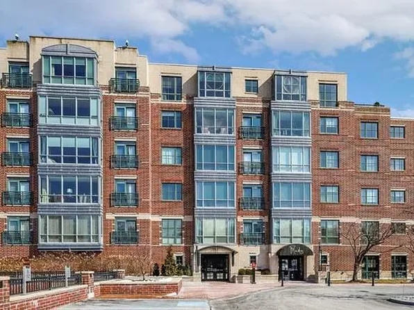 88 Wharf St Unit 609, Milton, MA 02186