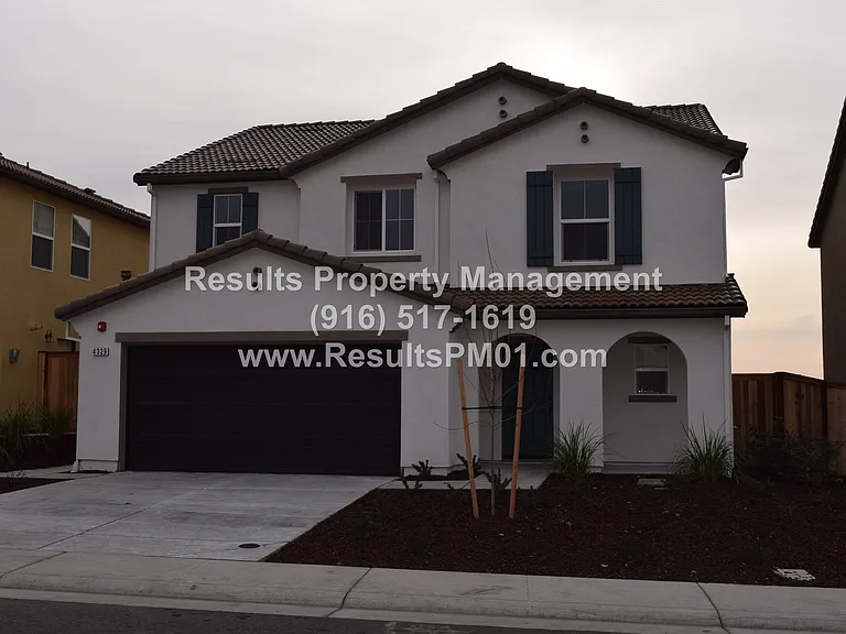 4329 Gentry Way — Photo 1