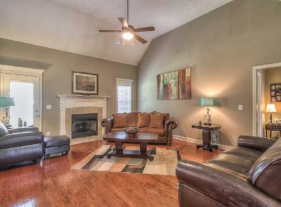 3rd image of 207 McKaig Rd