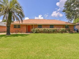 1702 19th Ave N, Texas City, TX 77590