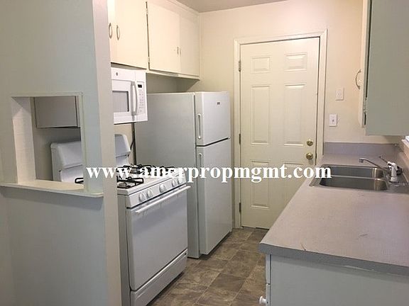 3rd image of 3934 Jasmine St
