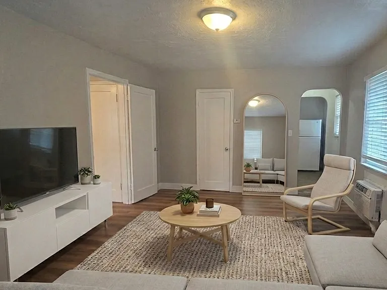 757 E Simpson Ave #7 — Photo 22