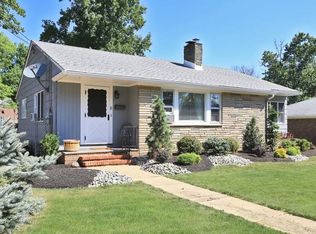 8 Oak St, Clark, NJ 07066