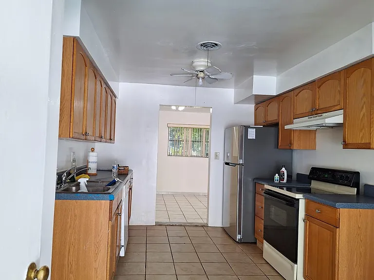 6330 SW 65th Ave — Photo 3