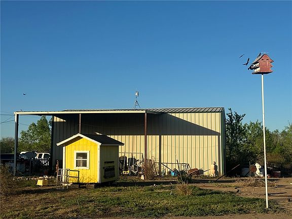 4th image of 139 Fm 1545