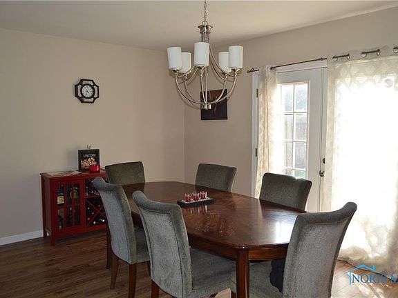 5th image of 1812 Gayle Ln