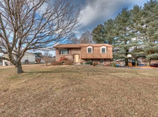 78 Winding Way Rd, Bristol, VA 24201