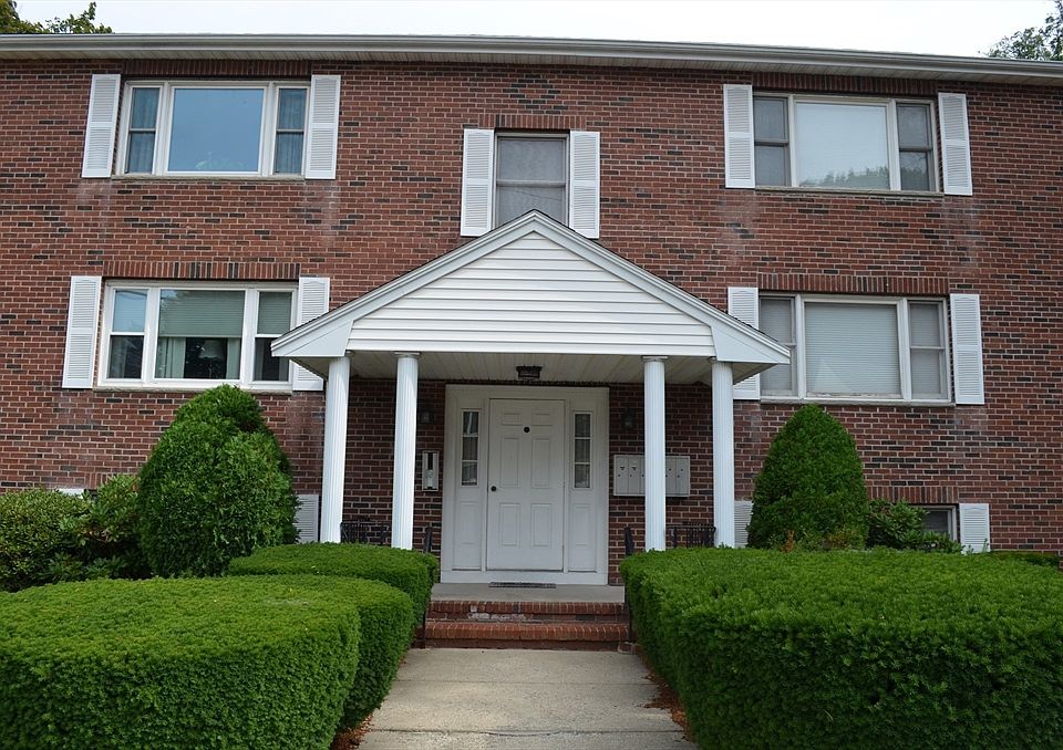 1st image of 22 Roosevelt Rd APT 4