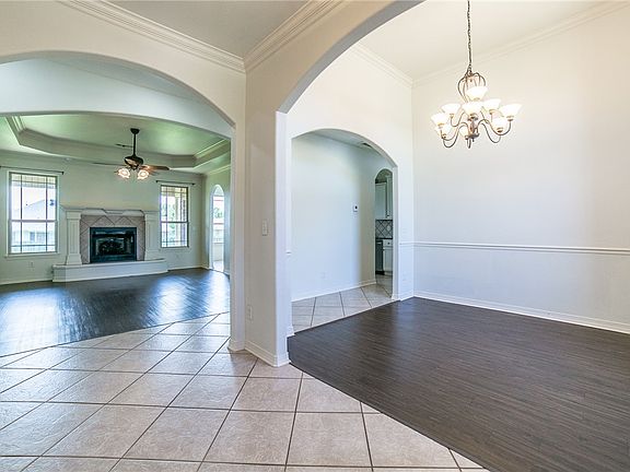 5th image of 3103 SW Camden Dr