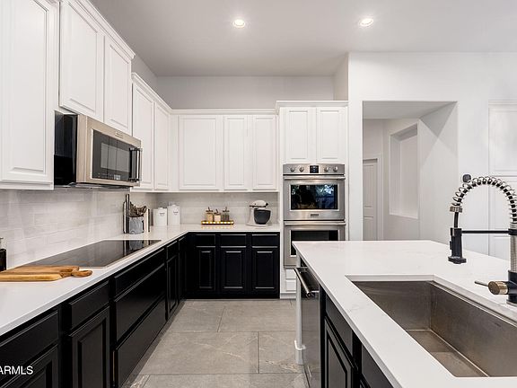 5th image of 2945 E HACKAMORE Street