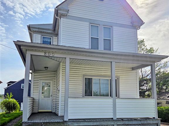 2nd image of 800 Summit St