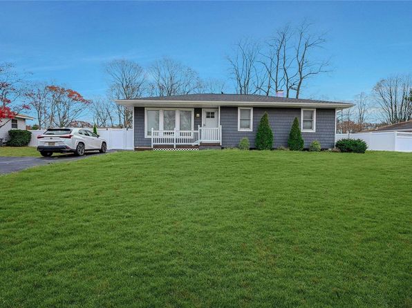 Property image for 42 Sands Lane, Brookhaven, NY 11719