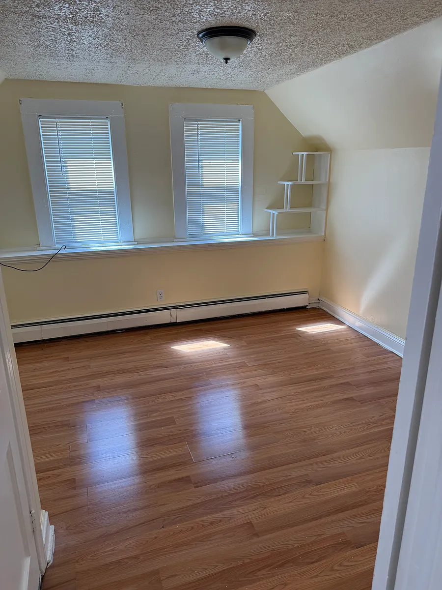 Building Photo - 524-526 Franklin Ave #3