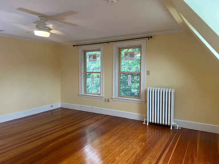 44 Lombard Ter — Photo 15