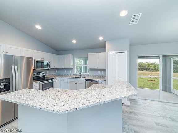 3rd image of 216 NE 23rd Terrace Cpe