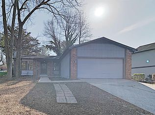 1039 Parkwest Ln, Stone Mountain, GA 30088
