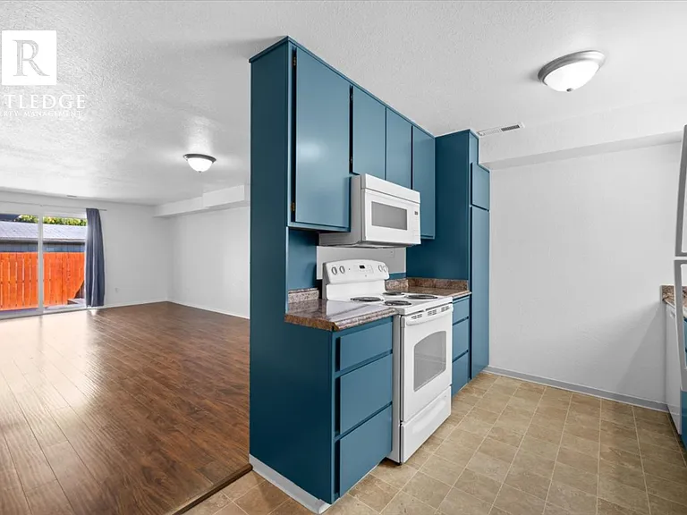 826 Bennett Ave #A-D — Photo 4