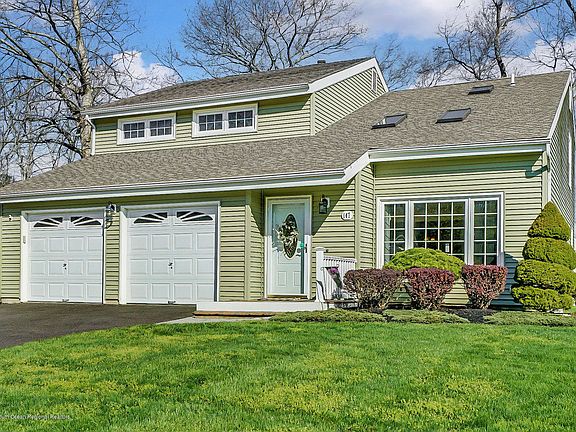 3rd image of 147 Huddy Dr