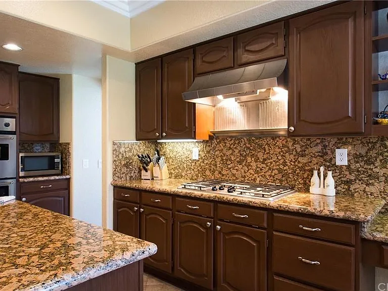 3061 Diamond View Cir — Photo 16
