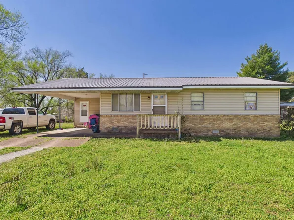 134 N Cedar St, Salem, AR 72576