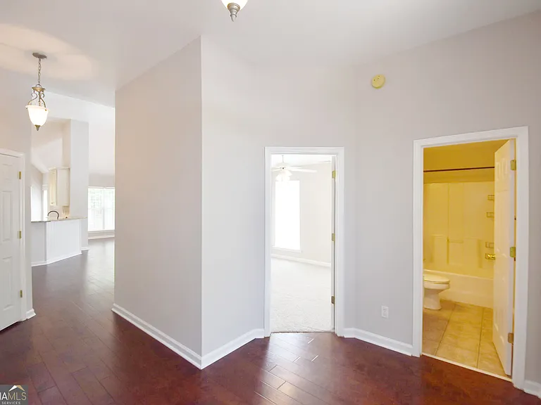 208 Turnbridge Cir — Photo 4