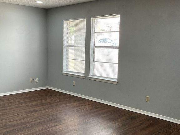 5th image of 2106 Wheeler Ave #A