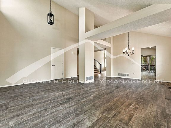 3rd image of 9603 Laredo St
