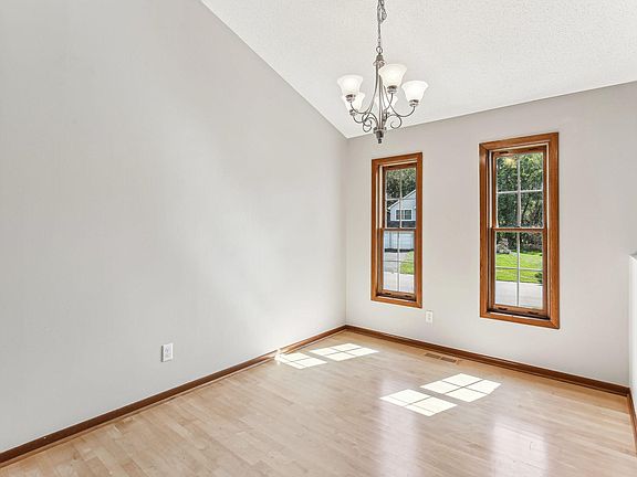 5th image of 12555 Driftwood Ln