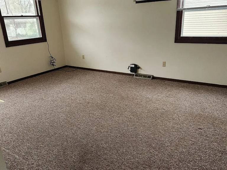 913 Redwood St W #3 — Photo 7