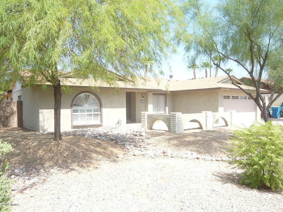 1st image of 4910 E Windrose Dr