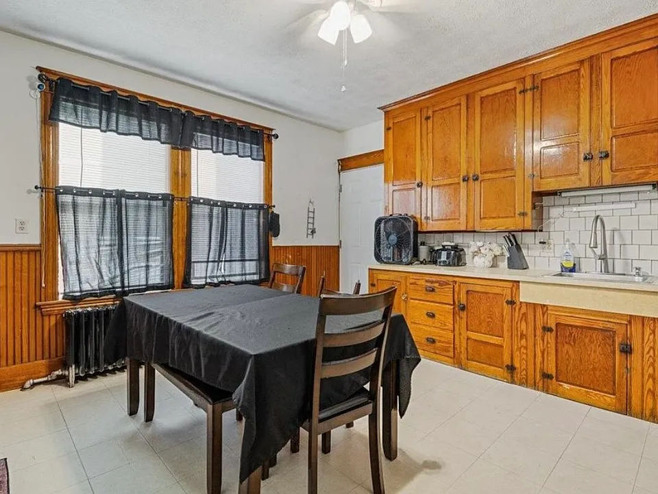 81 Howard St #3
