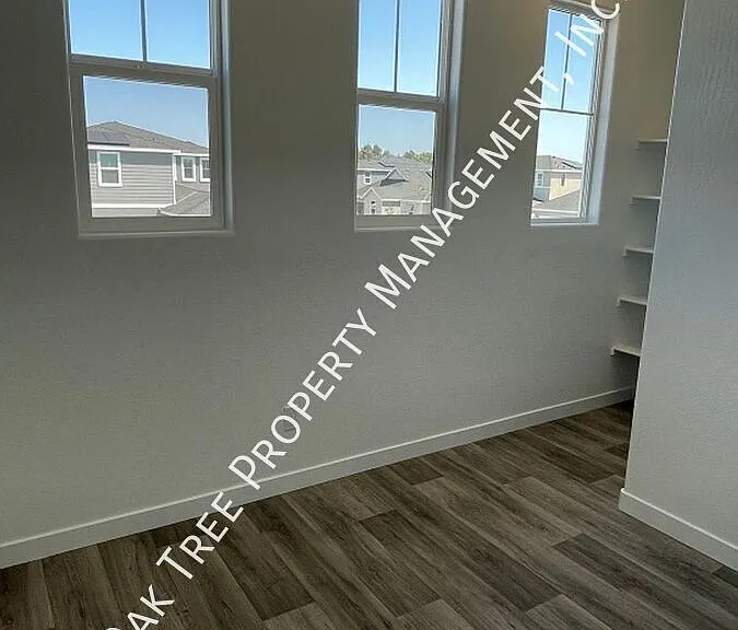 2743 N Vahe Ave — Photo 10