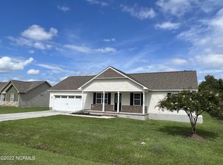 119 Heavens Gate Dr, Jacksonville, NC 28546