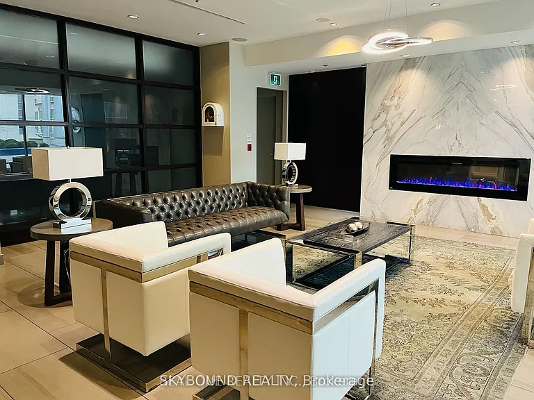 38 Lee Centre Dr #1702 — Photo 19