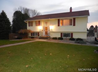 1300 Robin Rd, Utica, NY 13502