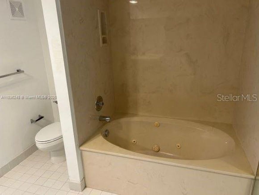 3503 OAKS WAY #212, photo 5
