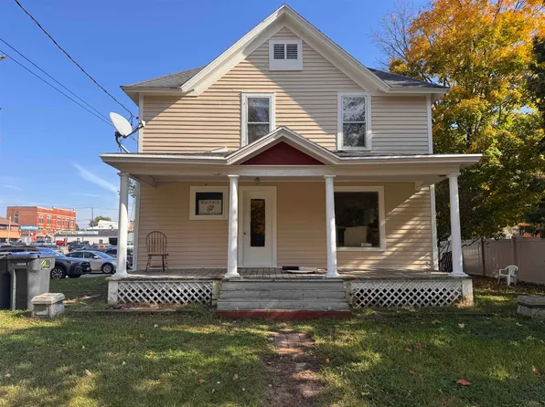 213 S Franklin St, Waupaca, WI 54981