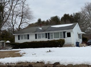 325 Sharon Rd, Hightstown, NJ 08520