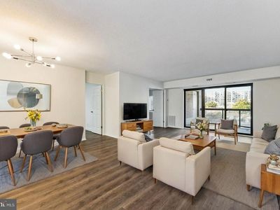 8360 Greensboro Dr APT 305, Mc Lean, VA, 22102