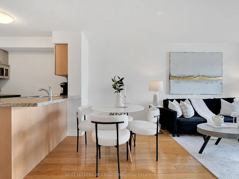 16 Harrison Garden Blvd #1011 — Photo 6